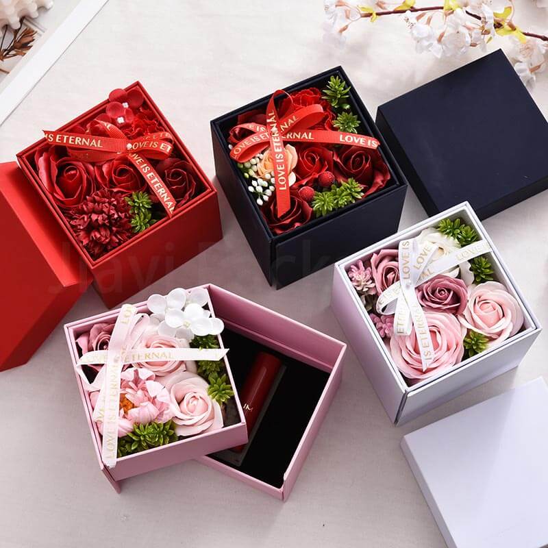 Celebrate your bridesmaids with personalized gift boxes that blend elegance and creativity. Choose Jiayi Packaging's exquisite designs for memorable bridesmaid gifts.